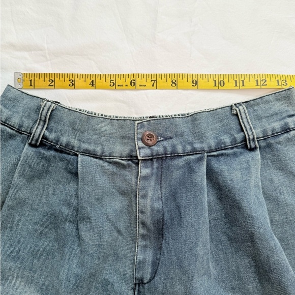 Vintage Denim Shorts for Women Size M High Waist Loose Fit with Front Pleats - Picture 10 of 16